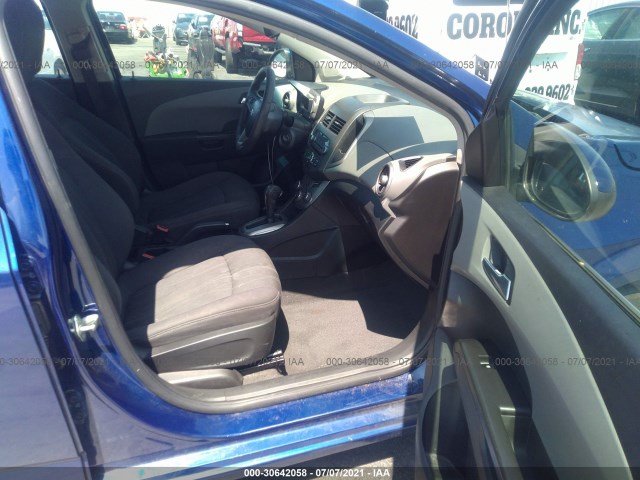 Photo 4 VIN: 1G1JC5SG0E4107352 - CHEVROLET SONIC 