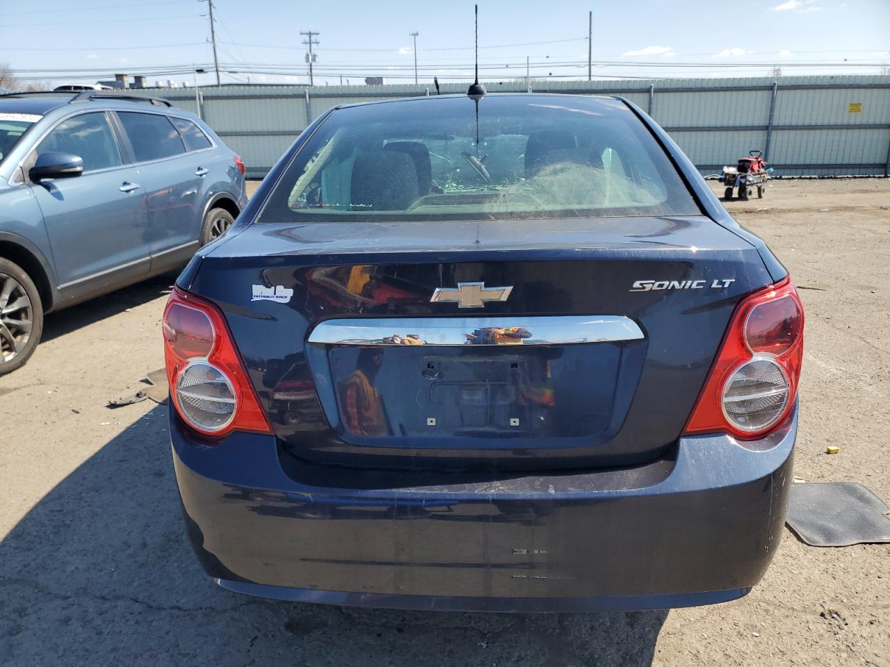 Photo 5 VIN: 1G1JC5SG1F4147103 - CHEVROLET SONIC 