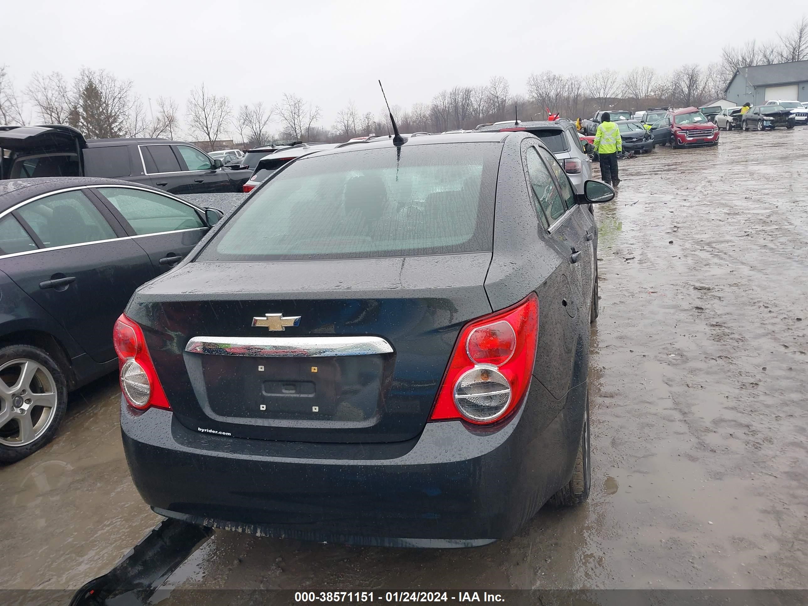 Photo 16 VIN: 1G1JC5SG3E4159817 - CHEVROLET SONIC 