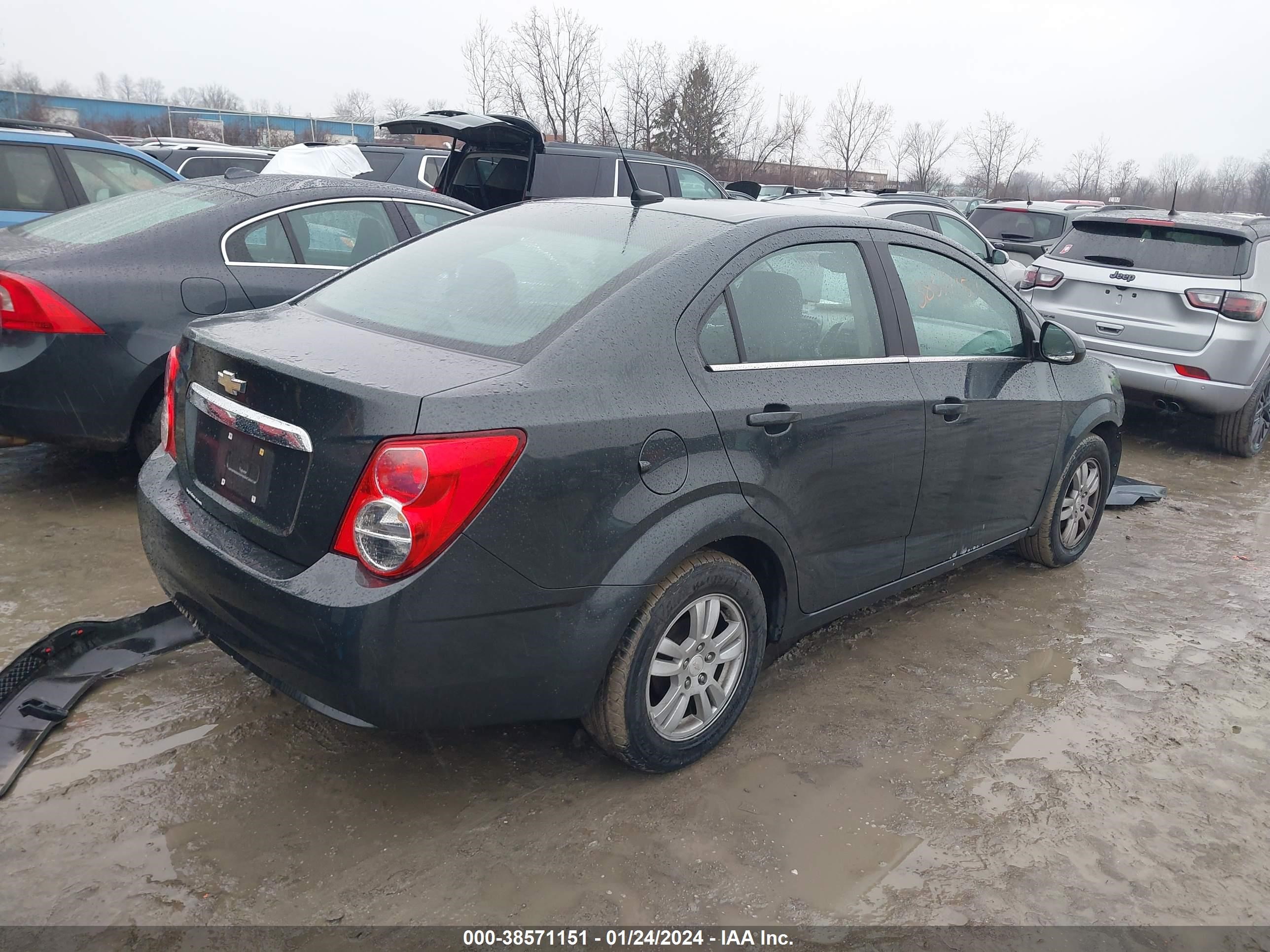 Photo 3 VIN: 1G1JC5SG3E4159817 - CHEVROLET SONIC 