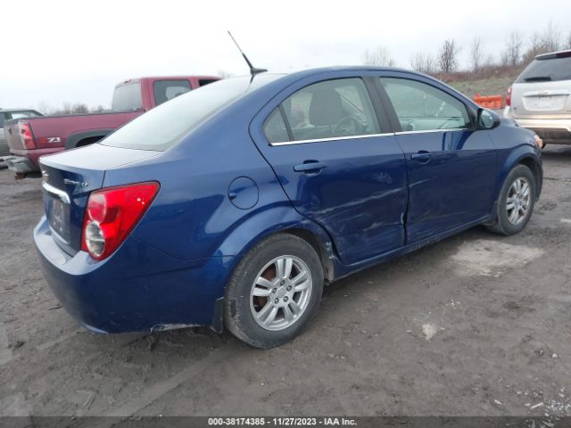 Photo 3 VIN: 1G1JC5SG3E4220132 - CHEVROLET SONIC 