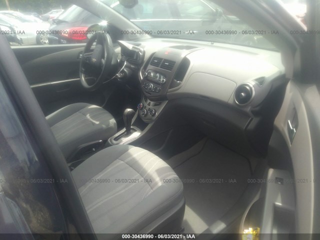 Photo 4 VIN: 1G1JC5SG4F4150366 - CHEVROLET SONIC 