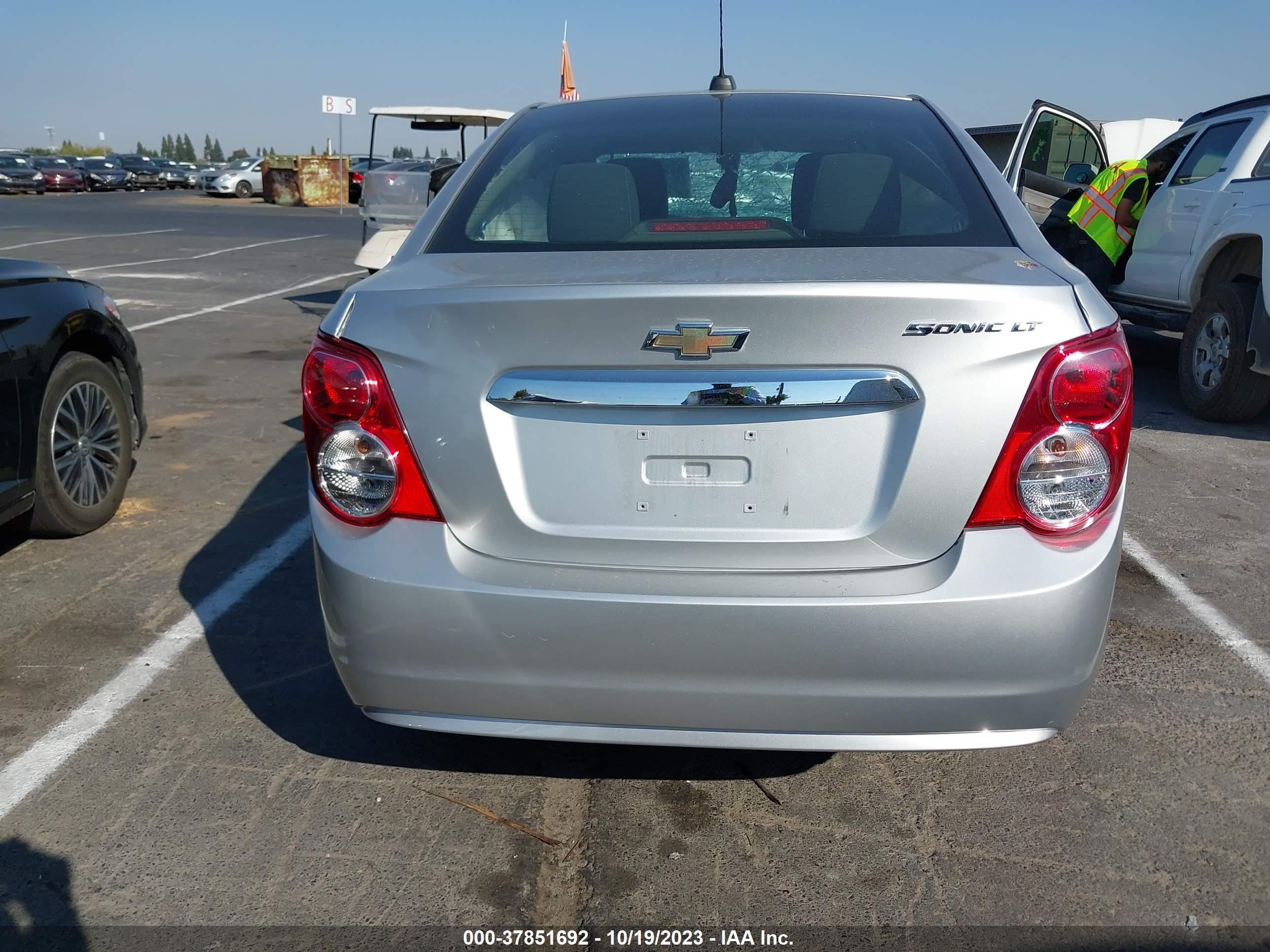 Photo 14 VIN: 1G1JC5SG4G4102593 - CHEVROLET SONIC 