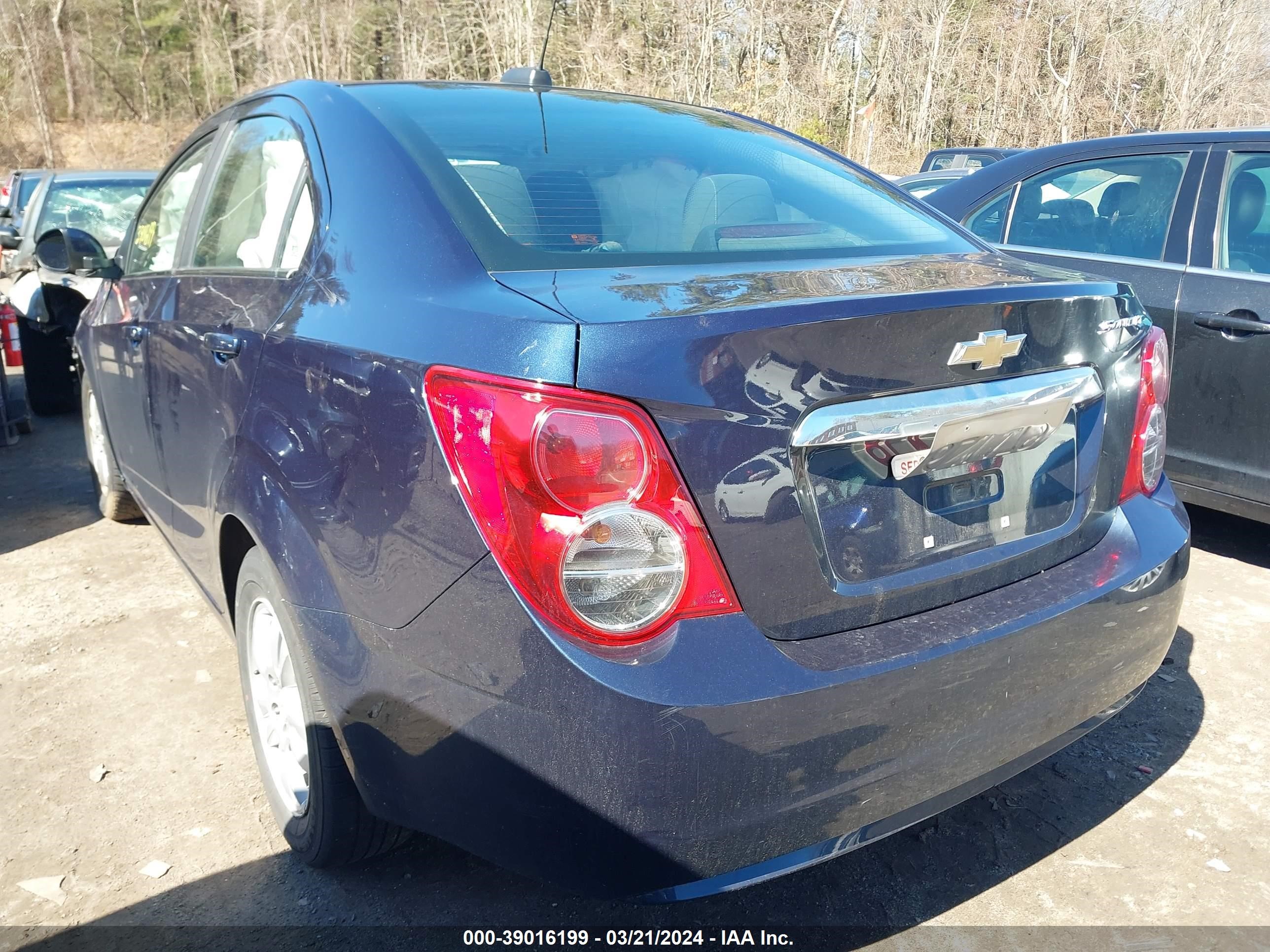 Photo 2 VIN: 1G1JC5SG4G4182400 - CHEVROLET SONIC 