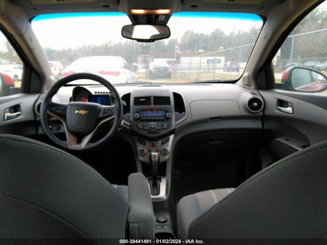 Photo 5 VIN: 1G1JC5SG5D4231843 - CHEVROLET SONIC 