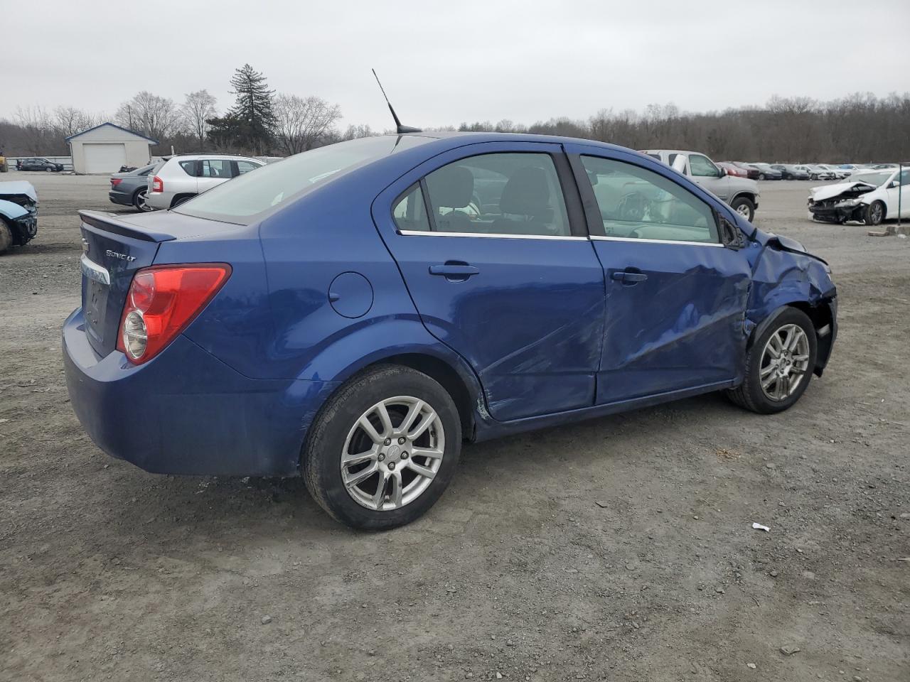 Photo 2 VIN: 1G1JC5SG5D4236654 - CHEVROLET SONIC 