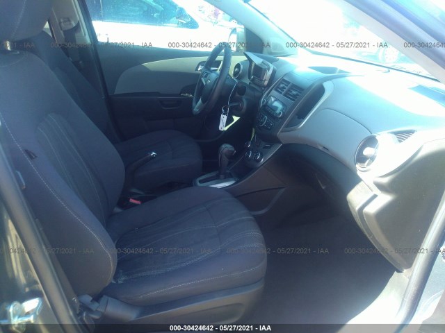 Photo 4 VIN: 1G1JC5SG6D4206711 - CHEVROLET SONIC 