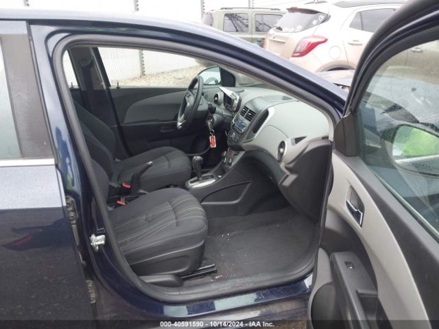 Photo 4 VIN: 1G1JC5SG6F4208090 - CHEVROLET SONIC 