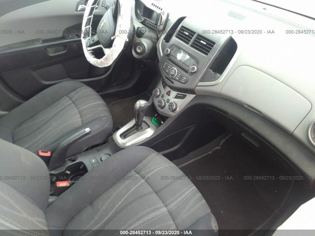 Photo 4 VIN: 1G1JC5SG7F4168280 - CHEVROLET SONIC 