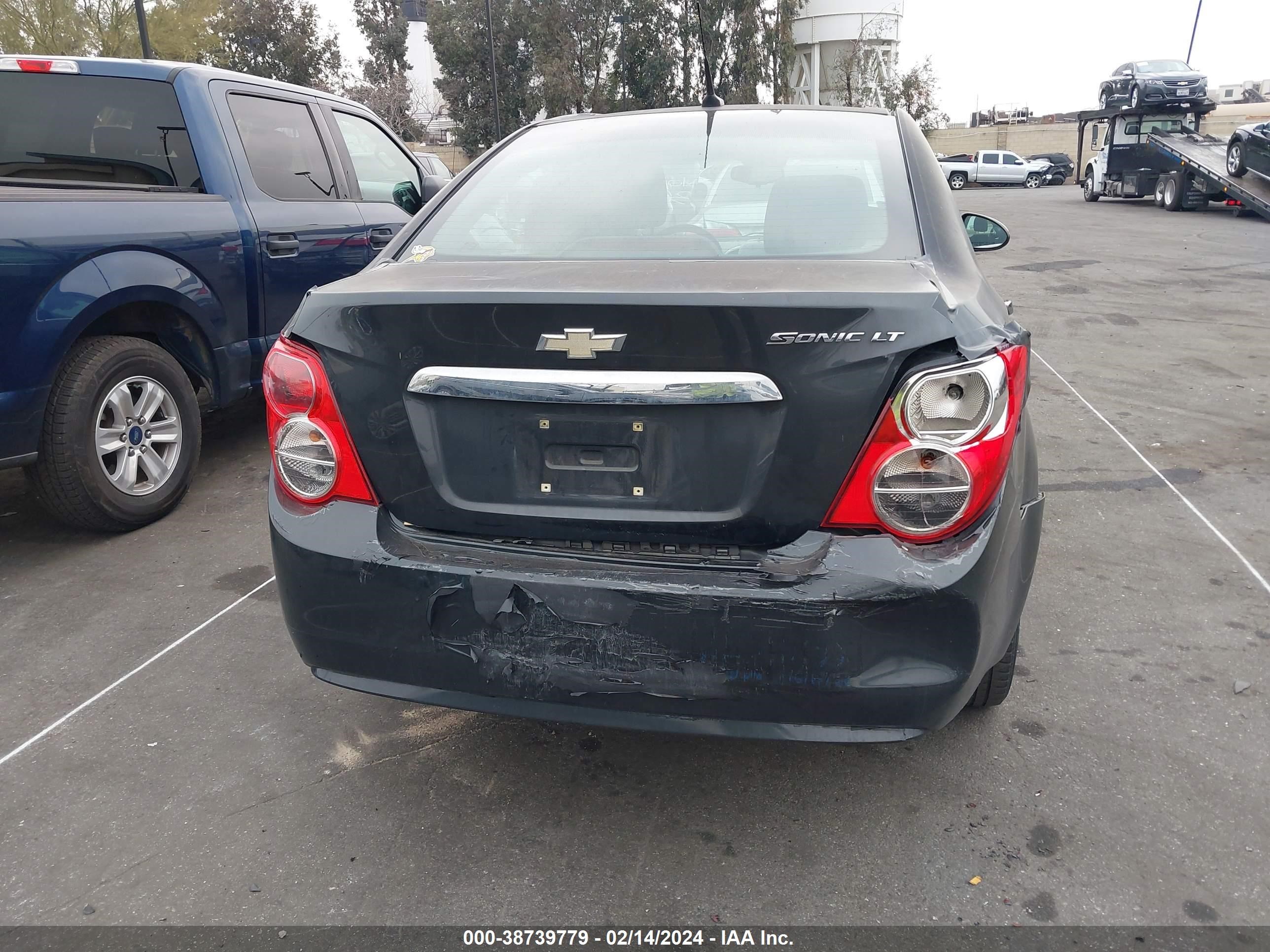 Photo 5 VIN: 1G1JC5SG8E4107177 - CHEVROLET SONIC 