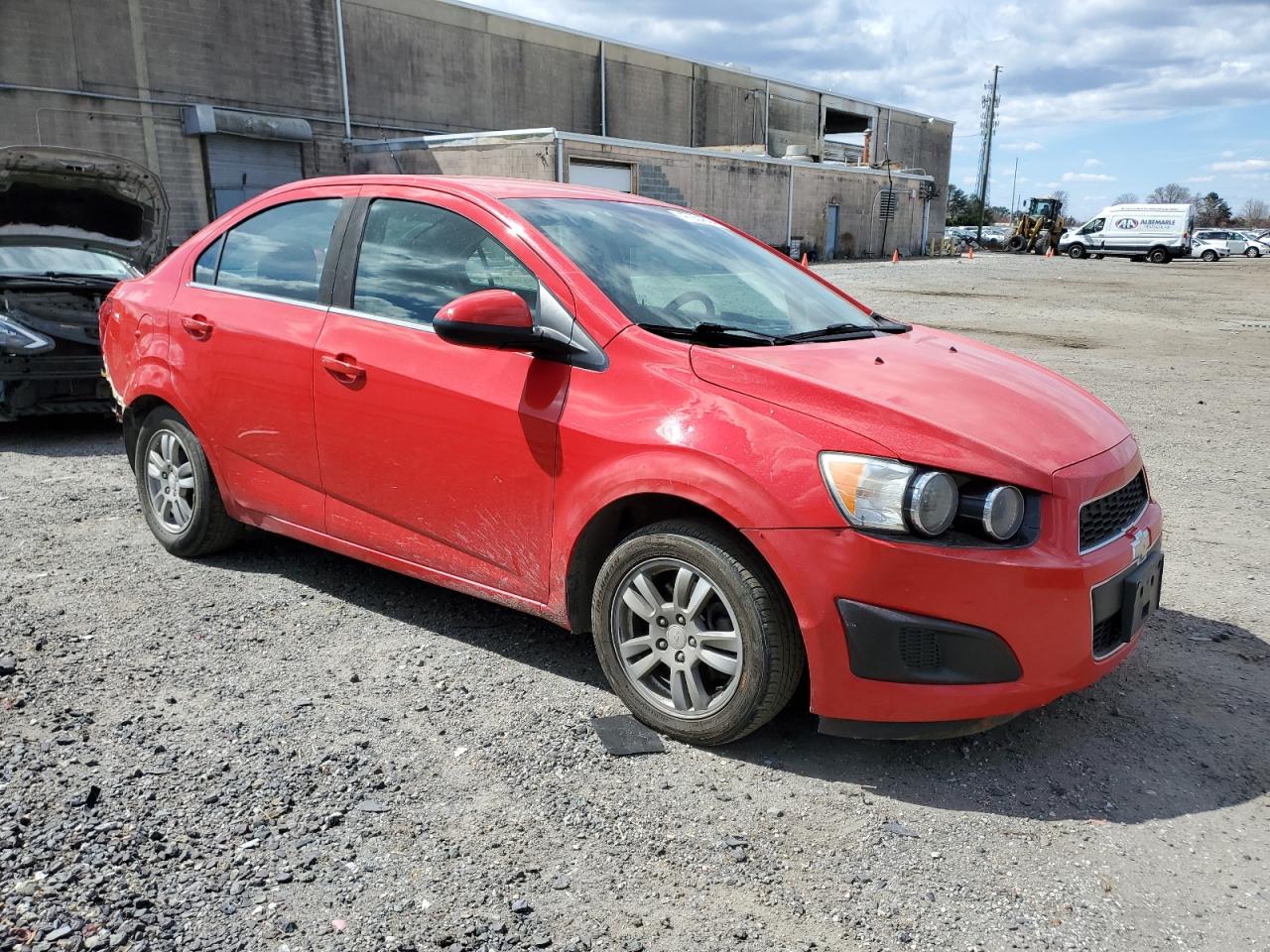 Photo 3 VIN: 1G1JC5SG9E4124408 - CHEVROLET SONIC 