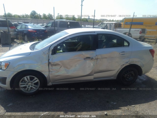 Photo 5 VIN: 1G1JC5SG9E4195656 - CHEVROLET SONIC 