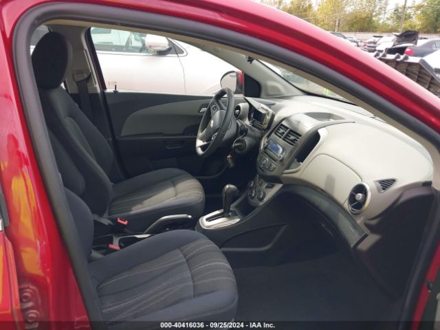 Photo 4 VIN: 1G1JC5SG9F4218208 - CHEVROLET SONIC 