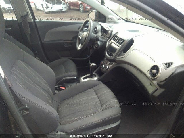 Photo 4 VIN: 1G1JC5SG9G4161056 - CHEVROLET SONIC 