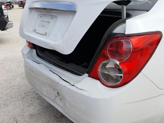 Photo 8 VIN: 1G1JC5SH0F4137381 - CHEVROLET SONIC LT 