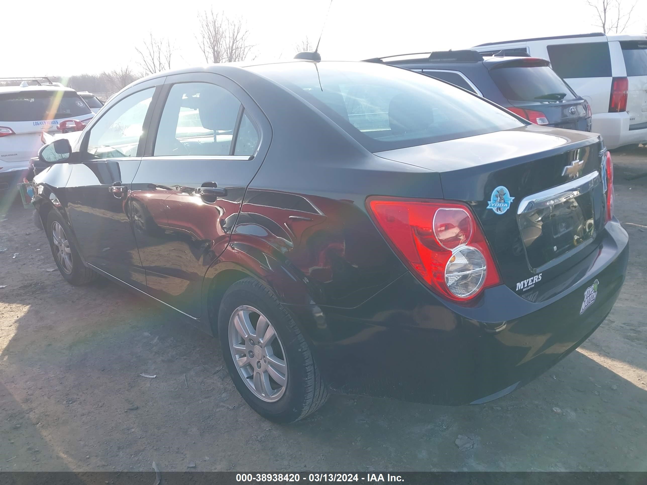 Photo 2 VIN: 1G1JC5SH0G4121599 - CHEVROLET SONIC 