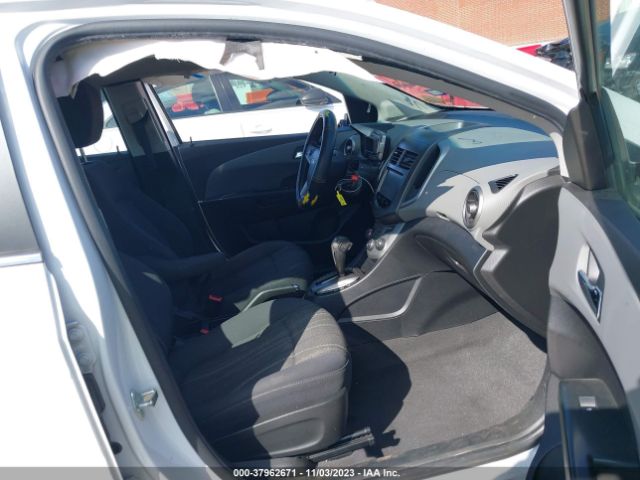 Photo 4 VIN: 1G1JC5SH0G4125720 - CHEVROLET SONIC 