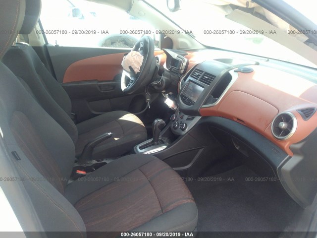 Photo 4 VIN: 1G1JC5SH0G4131064 - CHEVROLET SONIC 