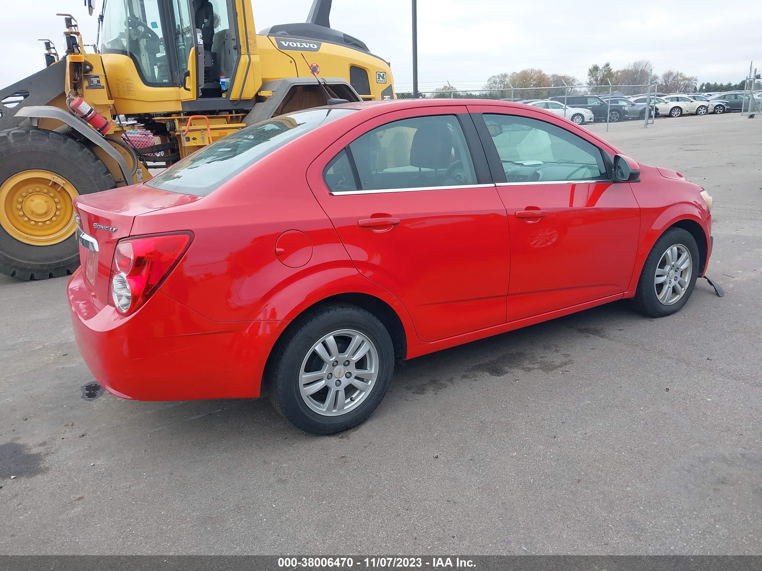 Photo 3 VIN: 1G1JC5SH1C4108662 - CHEVROLET SONIC 