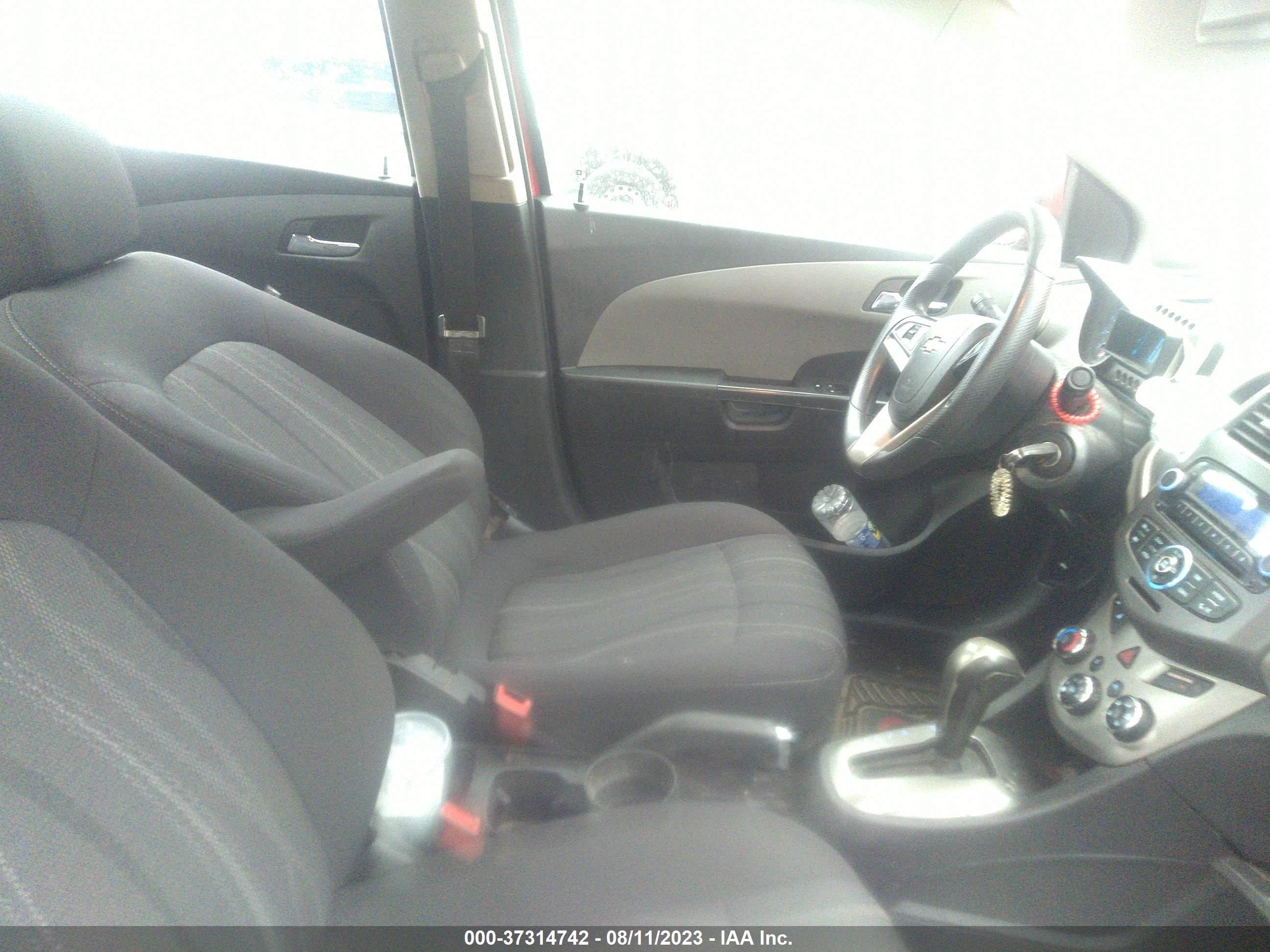 Photo 4 VIN: 1G1JC5SH1C4199402 - CHEVROLET SONIC 