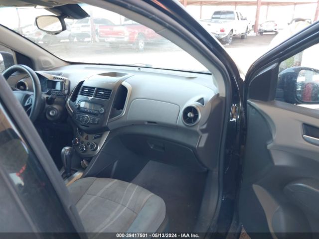 Photo 4 VIN: 1G1JC5SH1D4252049 - CHEVROLET SONIC 