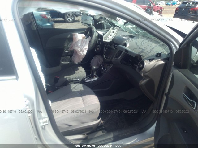 Photo 4 VIN: 1G1JC5SH1E4153295 - CHEVROLET SONIC 