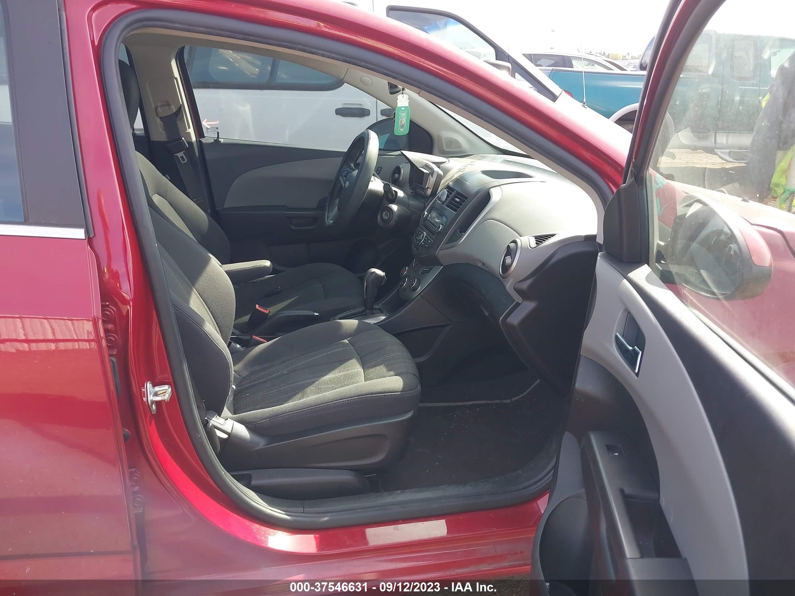 Photo 4 VIN: 1G1JC5SH1E4156472 - CHEVROLET SONIC 