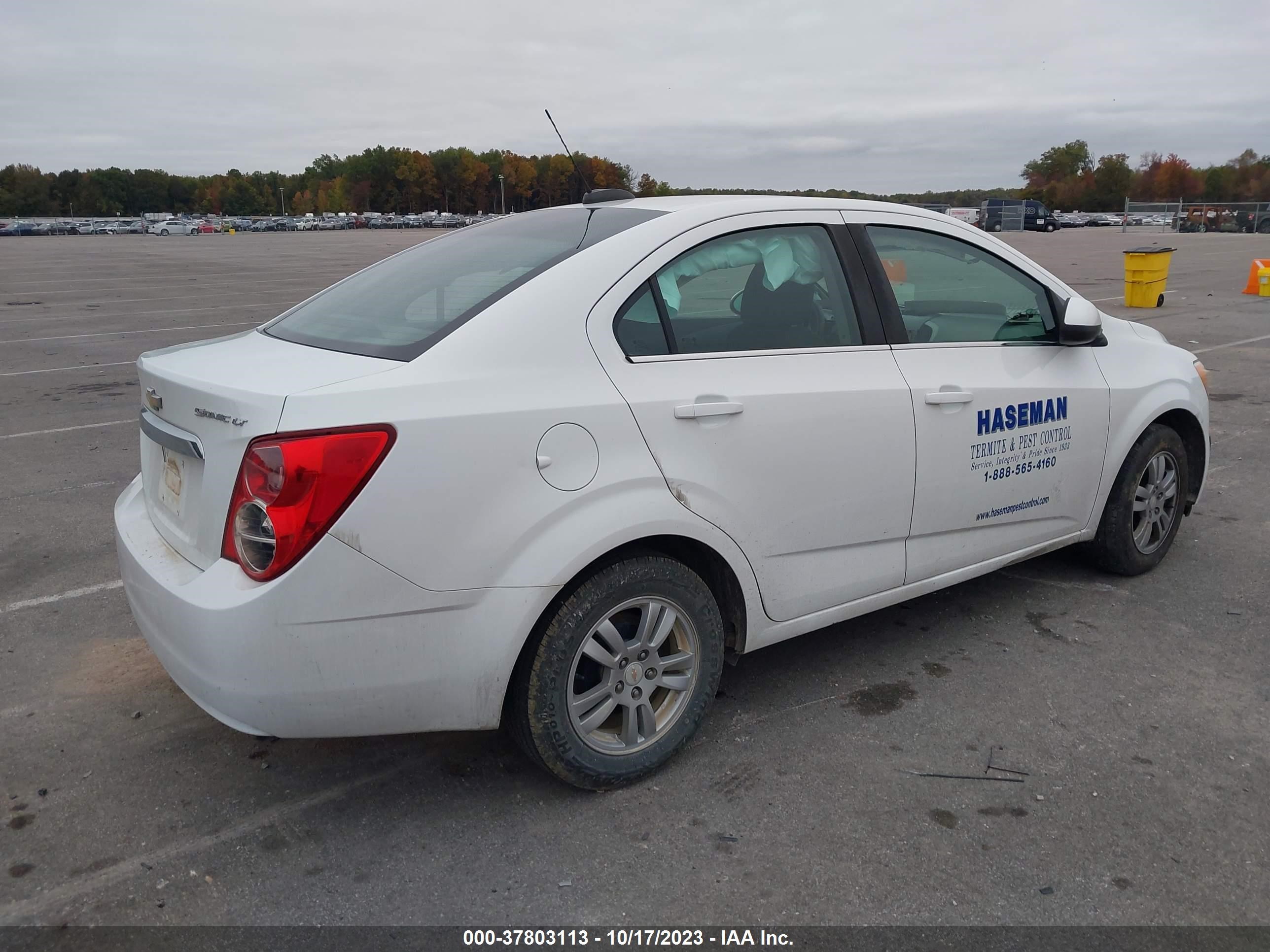 Photo 3 VIN: 1G1JC5SH1F4131217 - CHEVROLET SONIC 