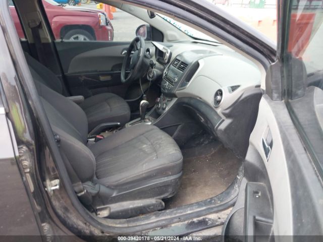 Photo 4 VIN: 1G1JC5SH1F4203744 - CHEVROLET SONIC 