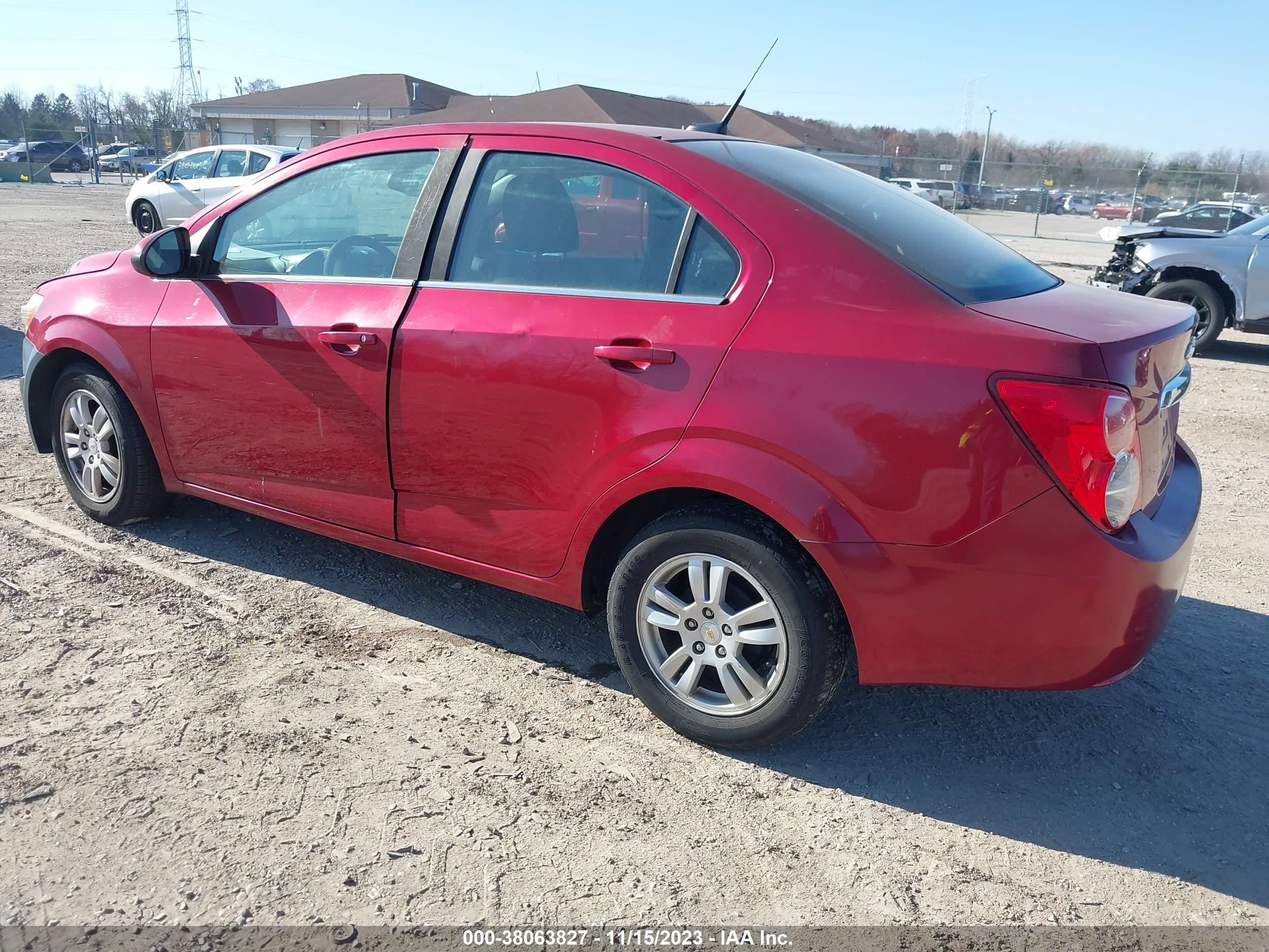 Photo 2 VIN: 1G1JC5SH2C4128144 - CHEVROLET SONIC 