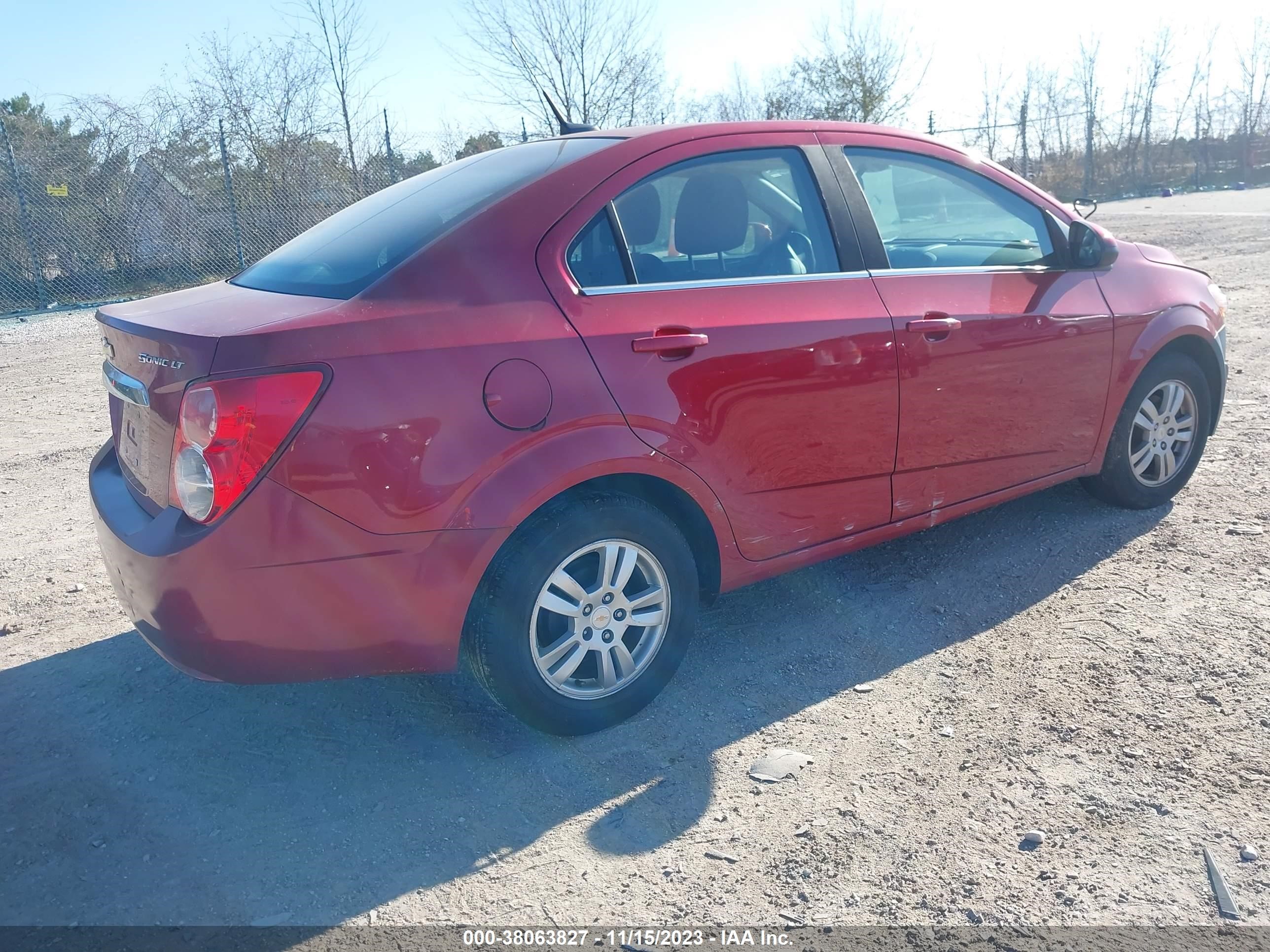 Photo 3 VIN: 1G1JC5SH2C4128144 - CHEVROLET SONIC 