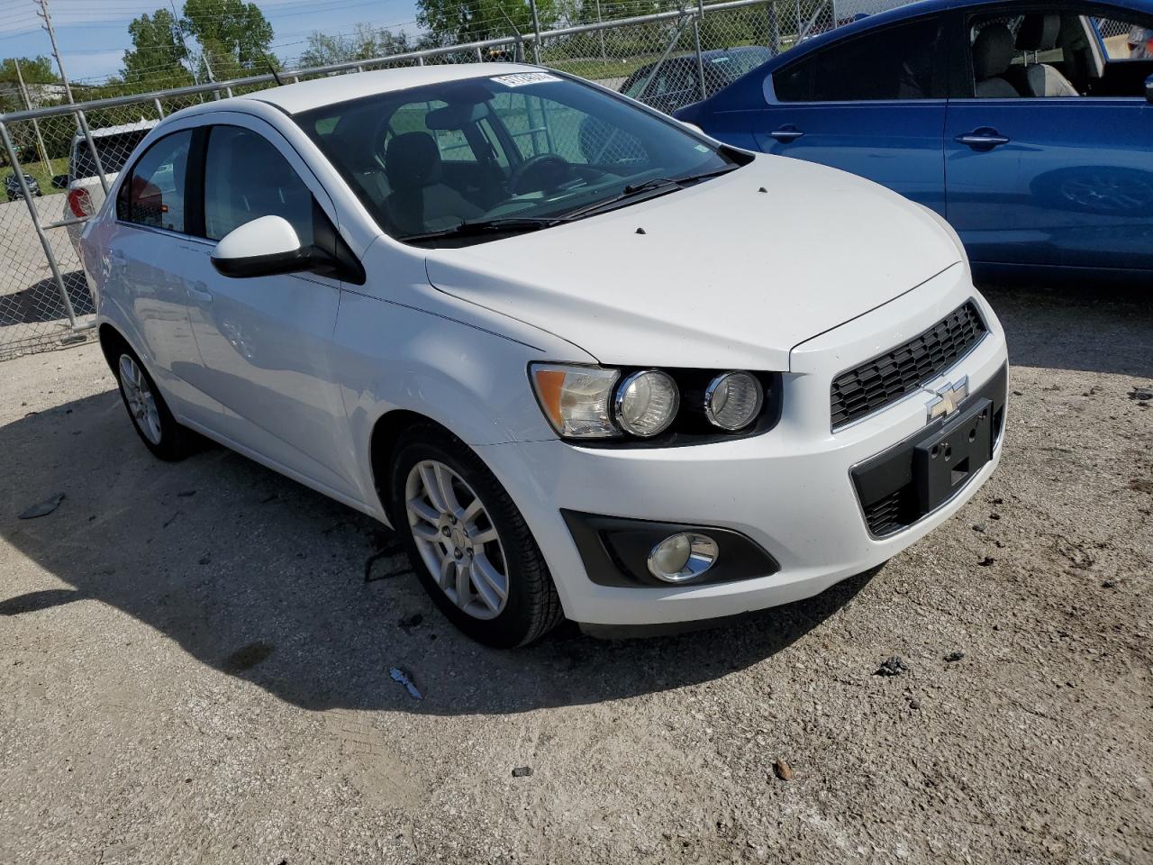 Photo 3 VIN: 1G1JC5SH2C4137572 - CHEVROLET SONIC 