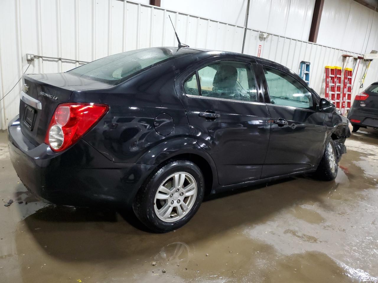 Photo 2 VIN: 1G1JC5SH2D4103195 - CHEVROLET SONIC 