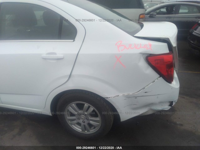 Photo 5 VIN: 1G1JC5SH2E4205887 - CHEVROLET SONIC 