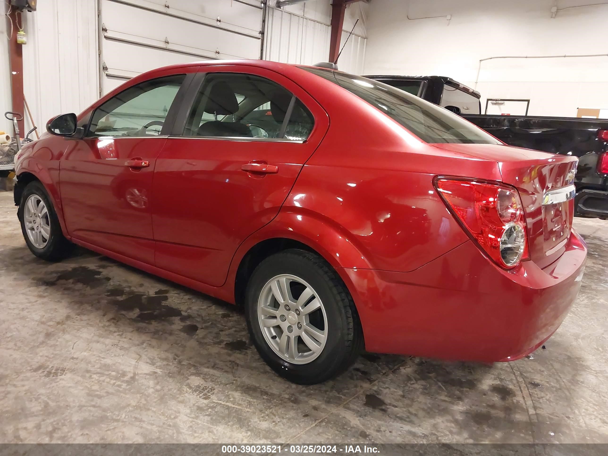 Photo 2 VIN: 1G1JC5SH2F4106990 - CHEVROLET SONIC 