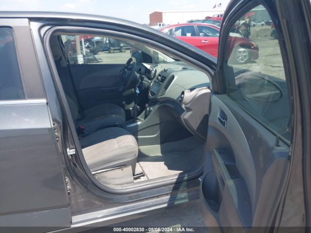 Photo 4 VIN: 1G1JC5SH2F4213697 - CHEVROLET SONIC 