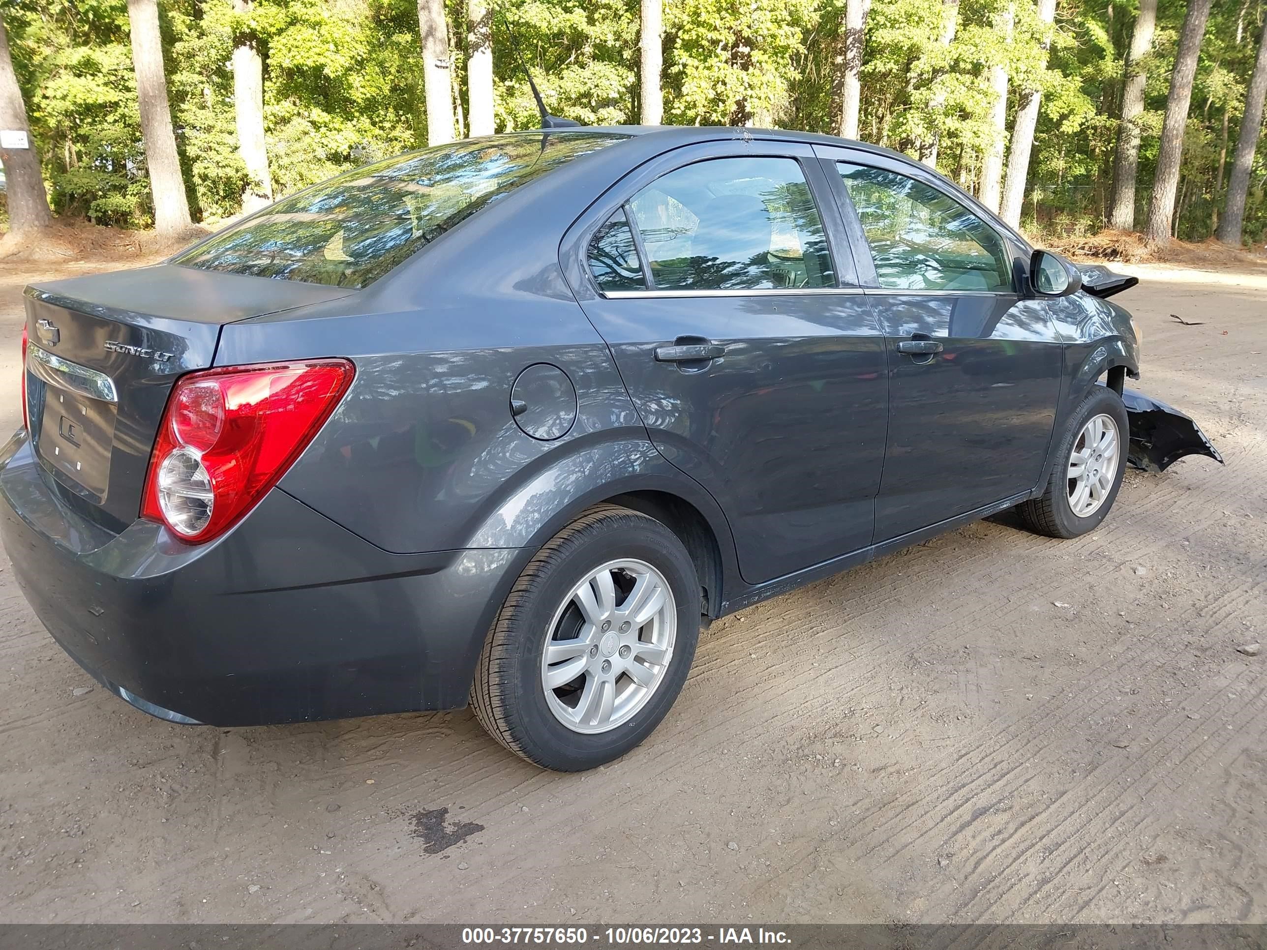 Photo 3 VIN: 1G1JC5SH3D4134293 - CHEVROLET SONIC 