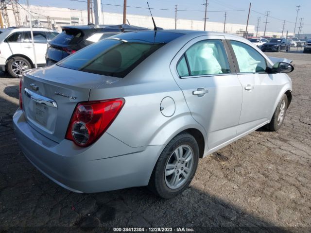 Photo 3 VIN: 1G1JC5SH3E4109198 - CHEVROLET SONIC 