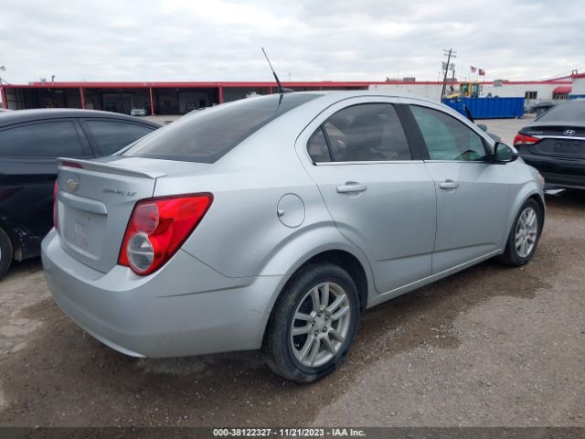 Photo 3 VIN: 1G1JC5SH3E4109640 - CHEVROLET SONIC 