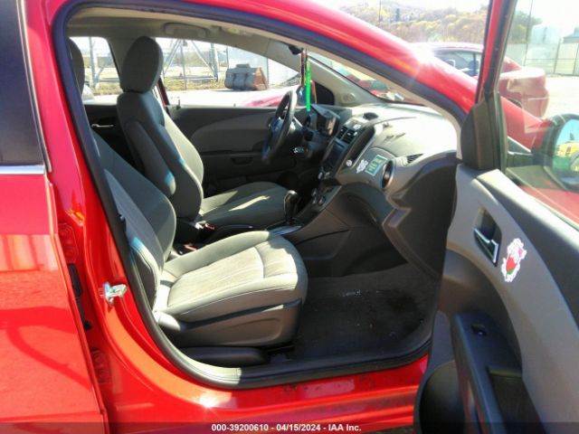 Photo 4 VIN: 1G1JC5SH3E4134652 - CHEVROLET SONIC 