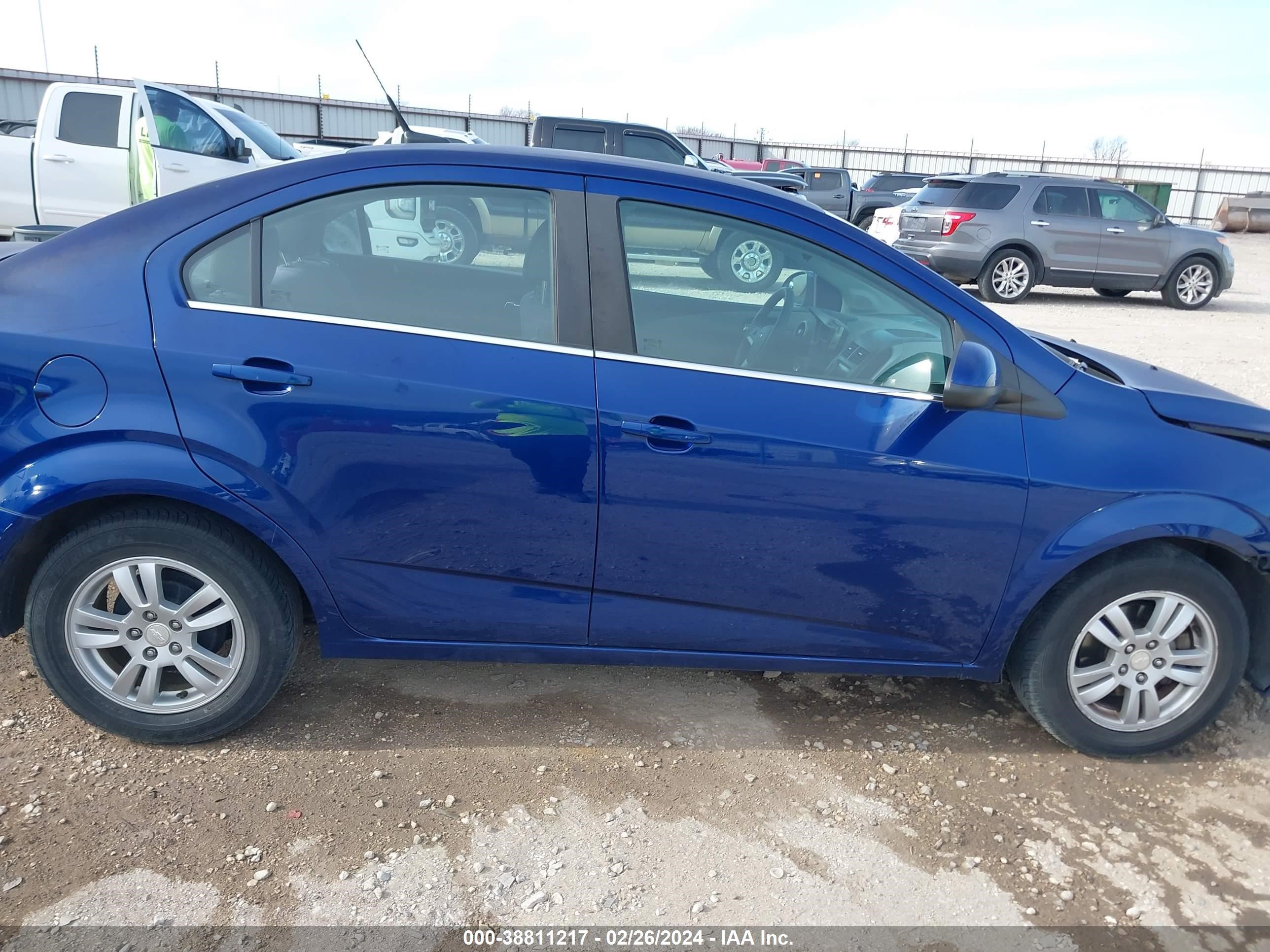 Photo 12 VIN: 1G1JC5SH3E4167313 - CHEVROLET SONIC 