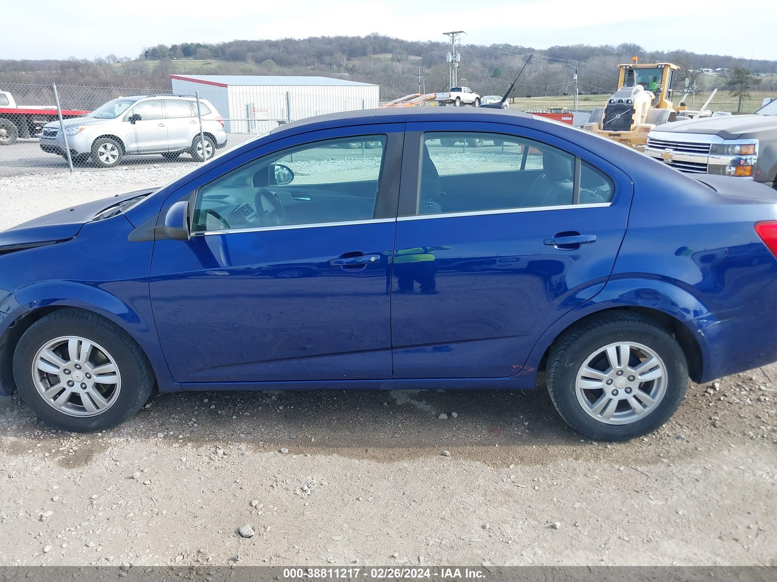 Photo 13 VIN: 1G1JC5SH3E4167313 - CHEVROLET SONIC 