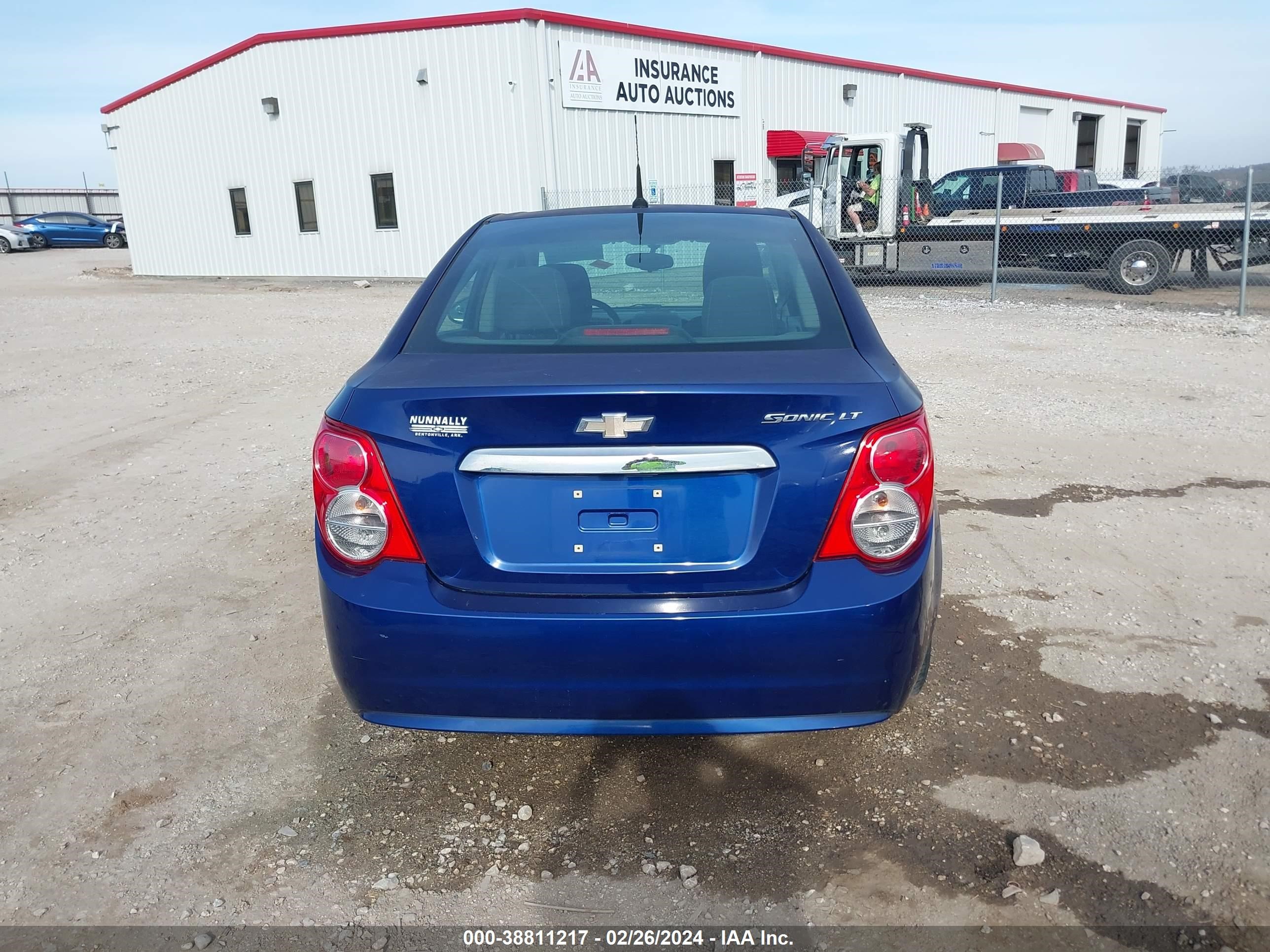 Photo 15 VIN: 1G1JC5SH3E4167313 - CHEVROLET SONIC 