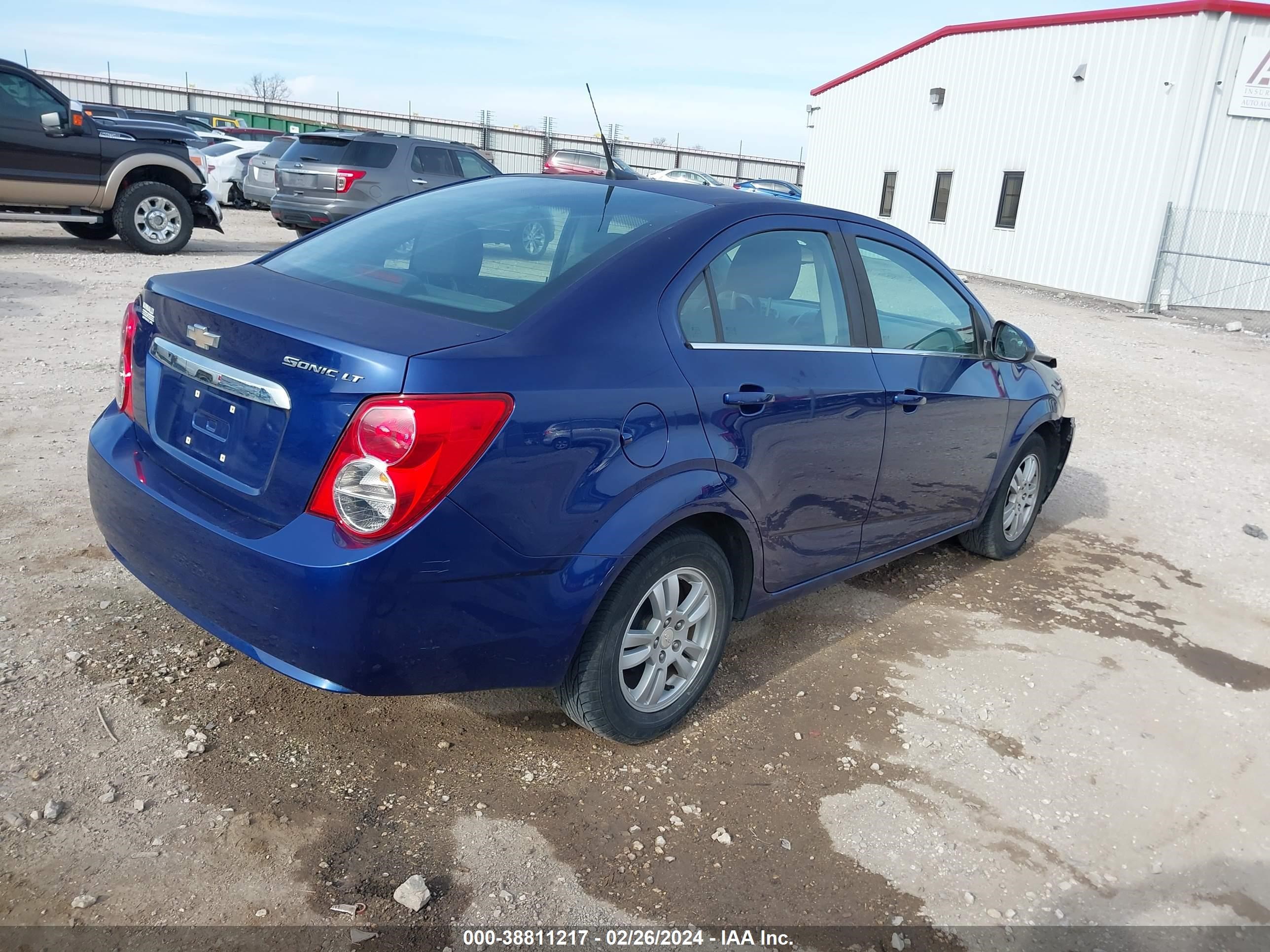 Photo 3 VIN: 1G1JC5SH3E4167313 - CHEVROLET SONIC 