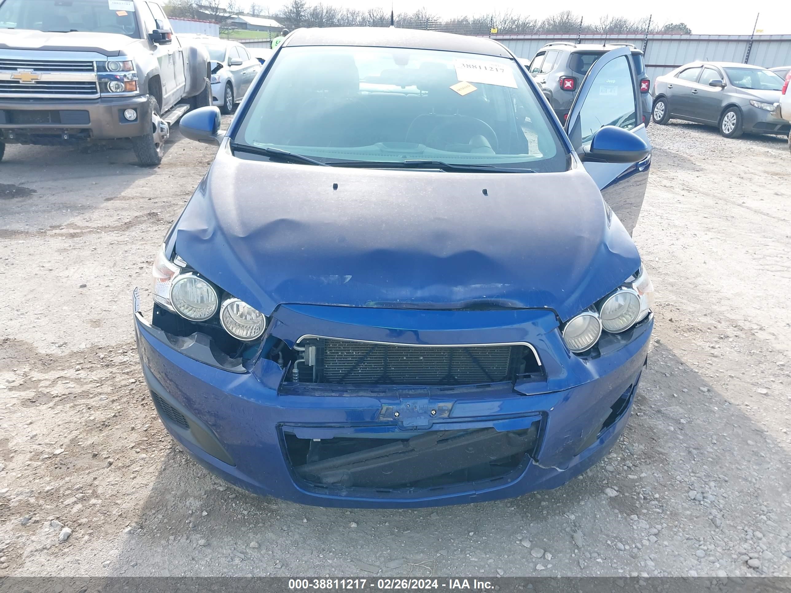 Photo 5 VIN: 1G1JC5SH3E4167313 - CHEVROLET SONIC 