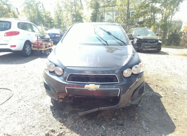 Photo 5 VIN: 1G1JC5SH3E4231933 - CHEVROLET SONIC 