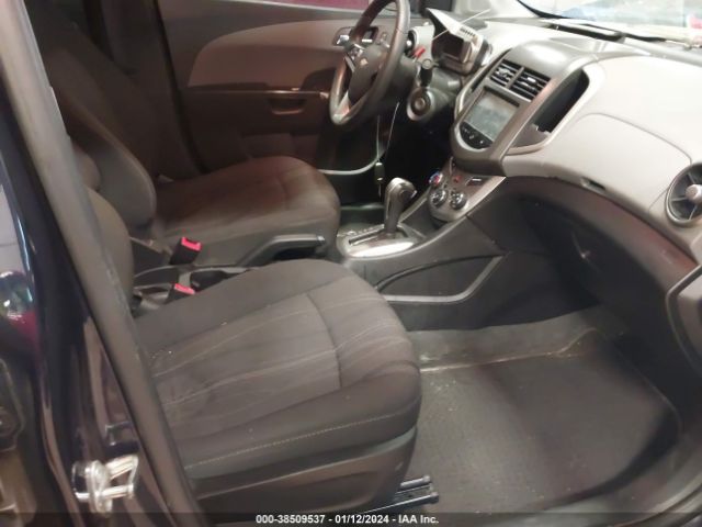 Photo 4 VIN: 1G1JC5SH3F4149329 - CHEVROLET SONIC 