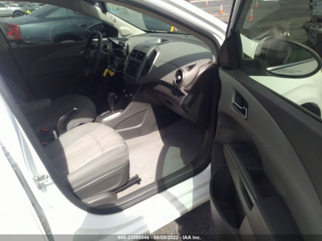 Photo 4 VIN: 1G1JC5SH3F4205530 - CHEVROLET SONIC 