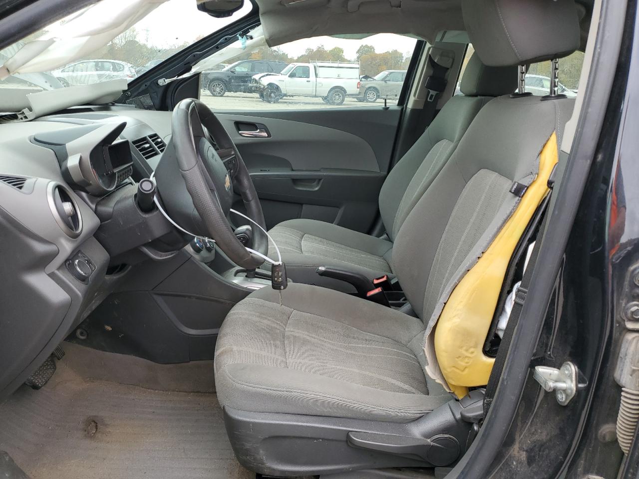 Photo 6 VIN: 1G1JC5SH4F4130658 - CHEVROLET SONIC 