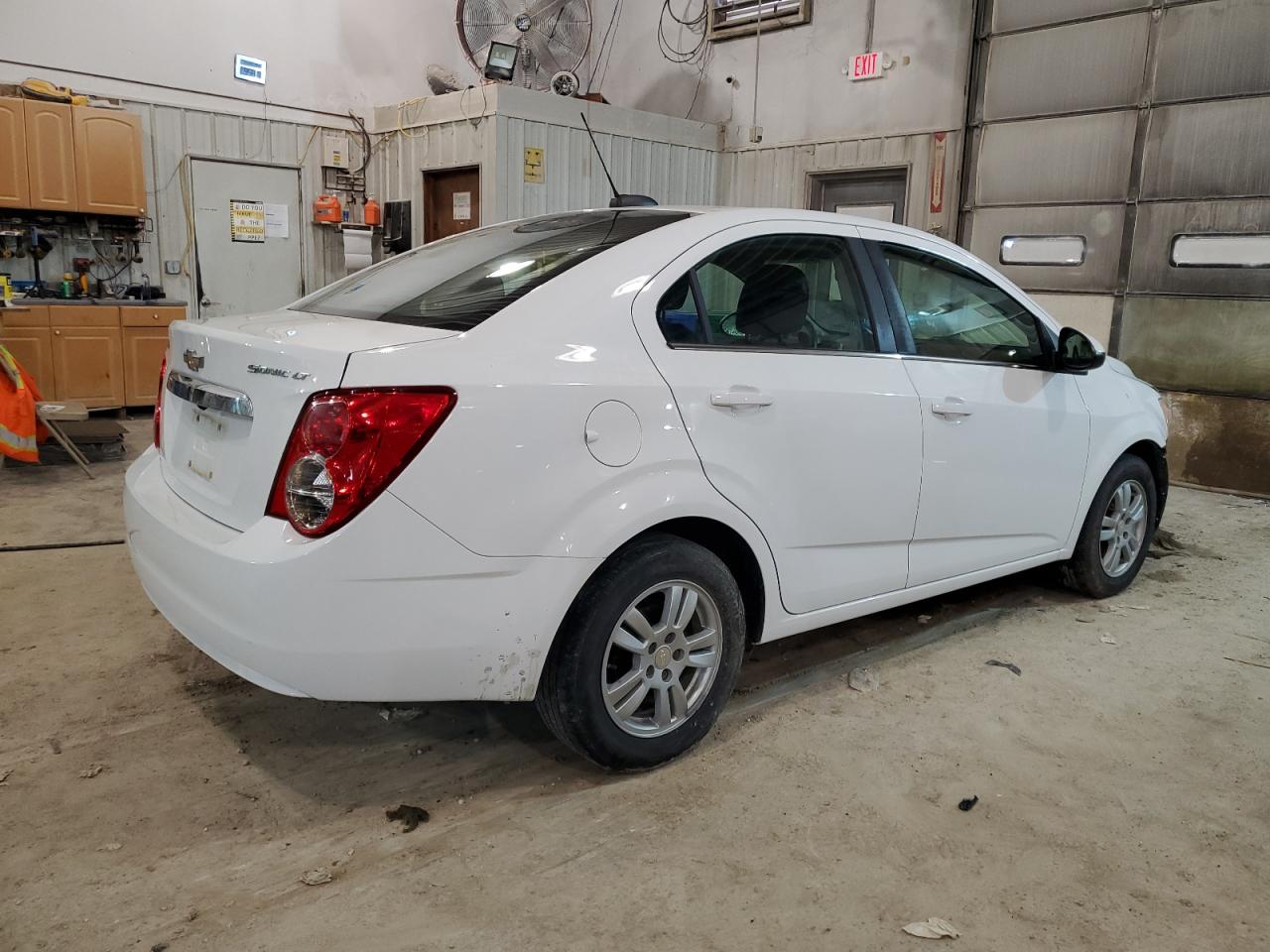 Photo 2 VIN: 1G1JC5SH4G4129690 - CHEVROLET SONIC 